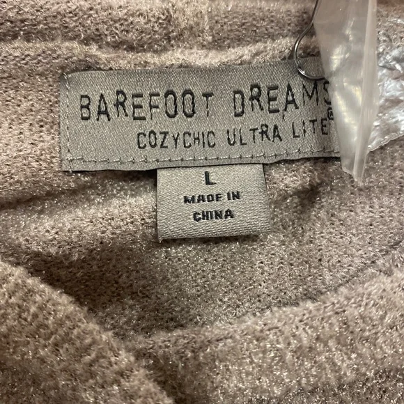 Barefoot Dreams Cozy Chic Lite hoodie Large
Color is beach rock - Picture 3 of 5